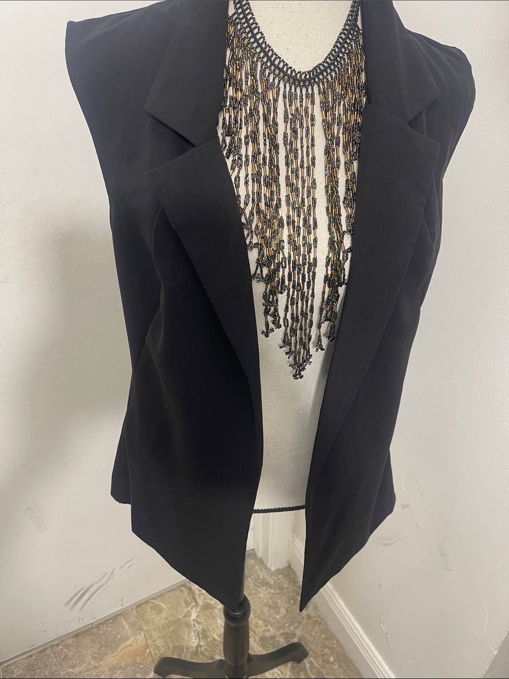 VENUS Black Sleeveless Tailored Blazer Vest
